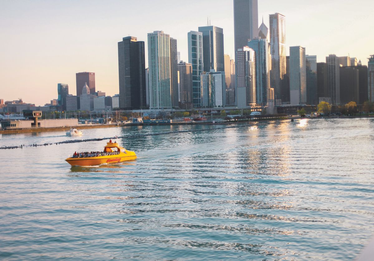 Navy-Pier-Seadog-Cruises-Boat-Out-on-Lake-Michigan